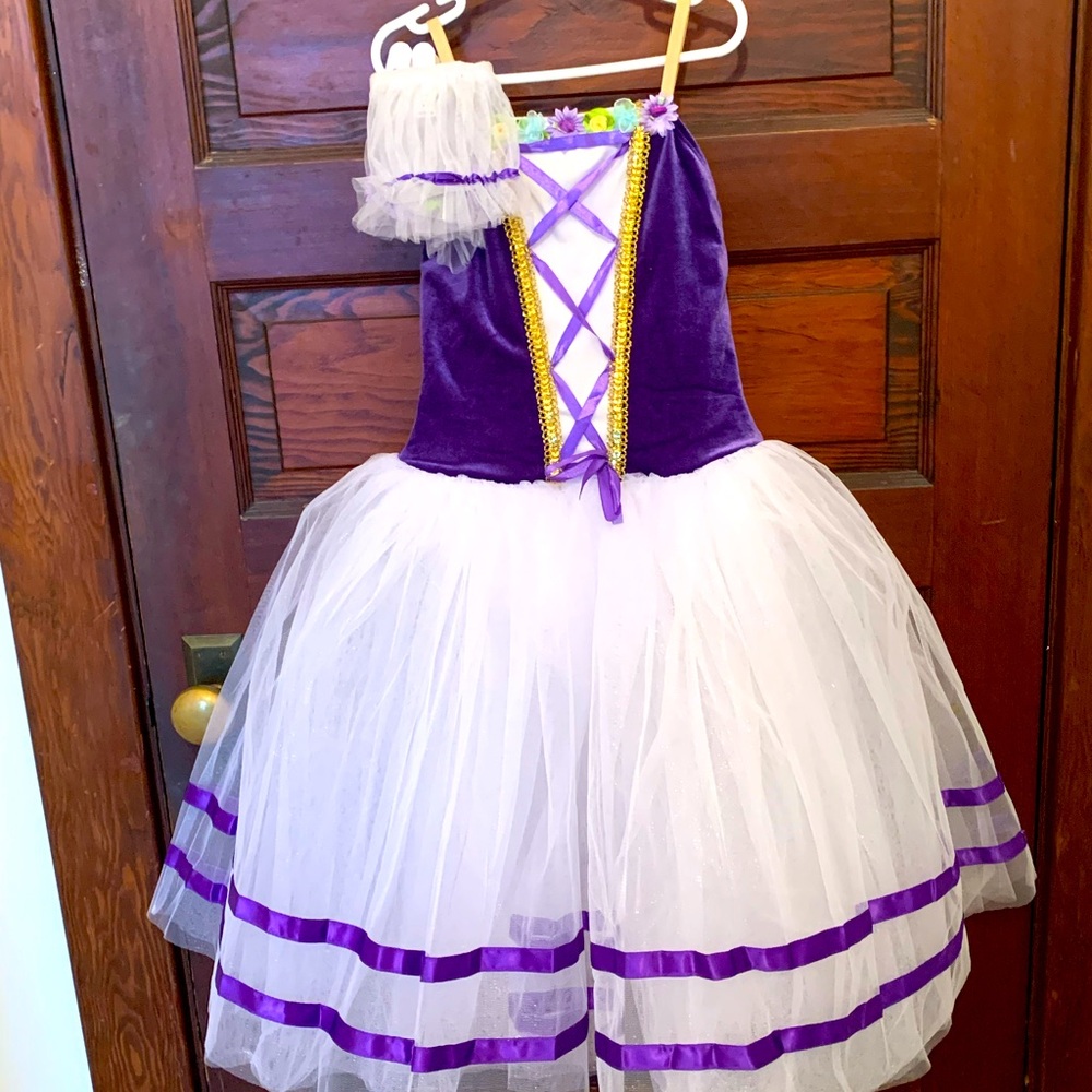 Ballet costume, solo, recital.